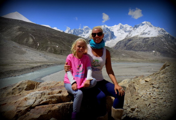 Families Outside: An Interview with The Enlightened Globetrekker || heymissadventures.com