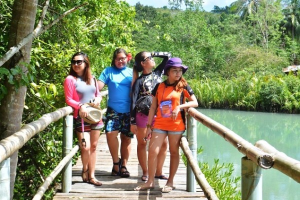 If you're from Cebu and can't afford to go to El Nido just yet, the Bojo River Cruise is a good enough alternative. Check out our adventure! >> heymissadventures.com