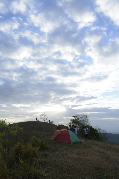 Guilty of letting your gadgets babysit the kids? Why not bring them outside? Take a look at the first ever kids' climb with Outpax at Mt. Naupa. More adventures to come, that's for sure! >> heymissadventures.com