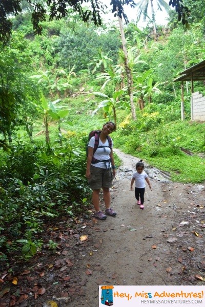 A Day Hike in the Rain (#ETHAN Project: Enjoy the Water Challenge) || heymissadventures.com