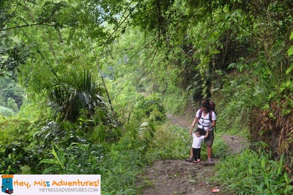 A Day Hike in the Rain (#ETHAN Project: Enjoy the Water Challenge) || heymissadventures.com