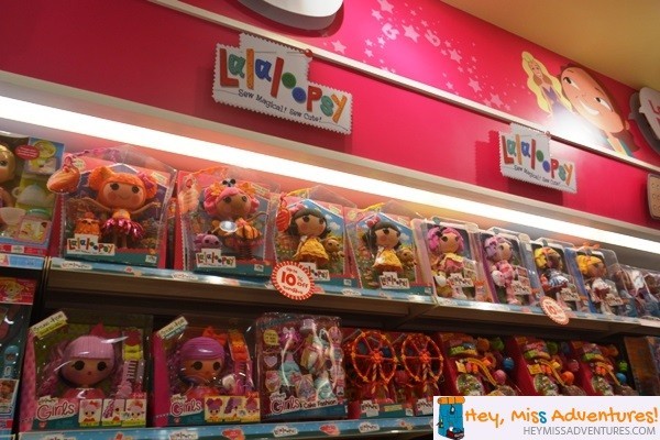 Last Minute Gift Shopping at Toys R Us Robinsons Galleria | Hey, Miss Adventures!