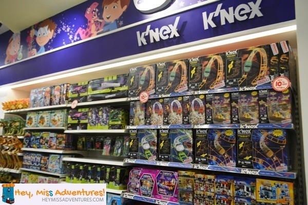 Last Minute Gift Shopping at Toys R Us Robinsons Galleria | Hey, Miss Adventures!