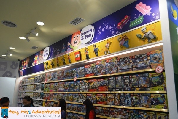 Last Minute Gift Shopping at Toys R Us Robinsons Galleria | Hey, Miss Adventures!